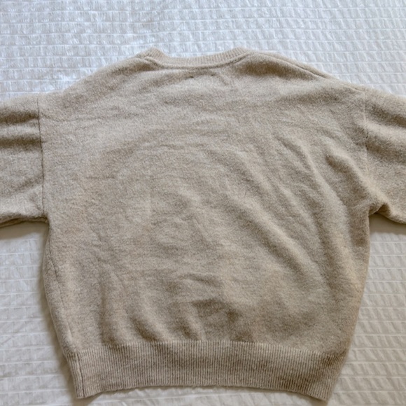Women’s size six beige sweater - Picture 2 of 2